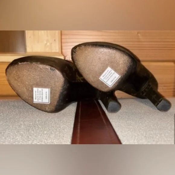 Guaranteed Authentic Louis Vuitton Brown Monogram Women's Heels size 37 - Picture 4 of 9